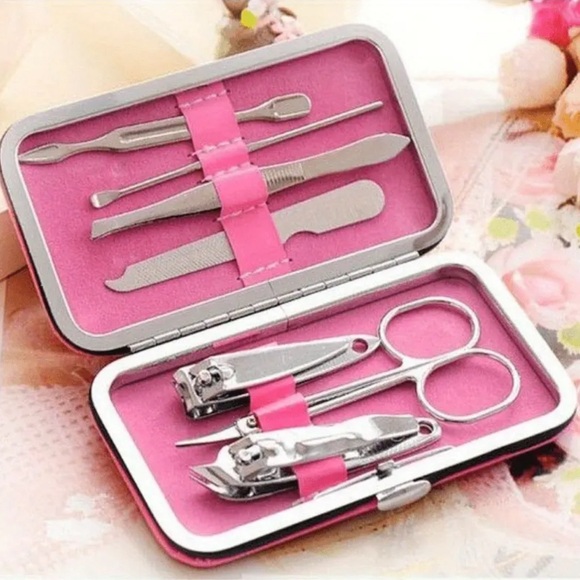 New Hello Kitty 7pcs Manicure Set - Picture 2 of 2